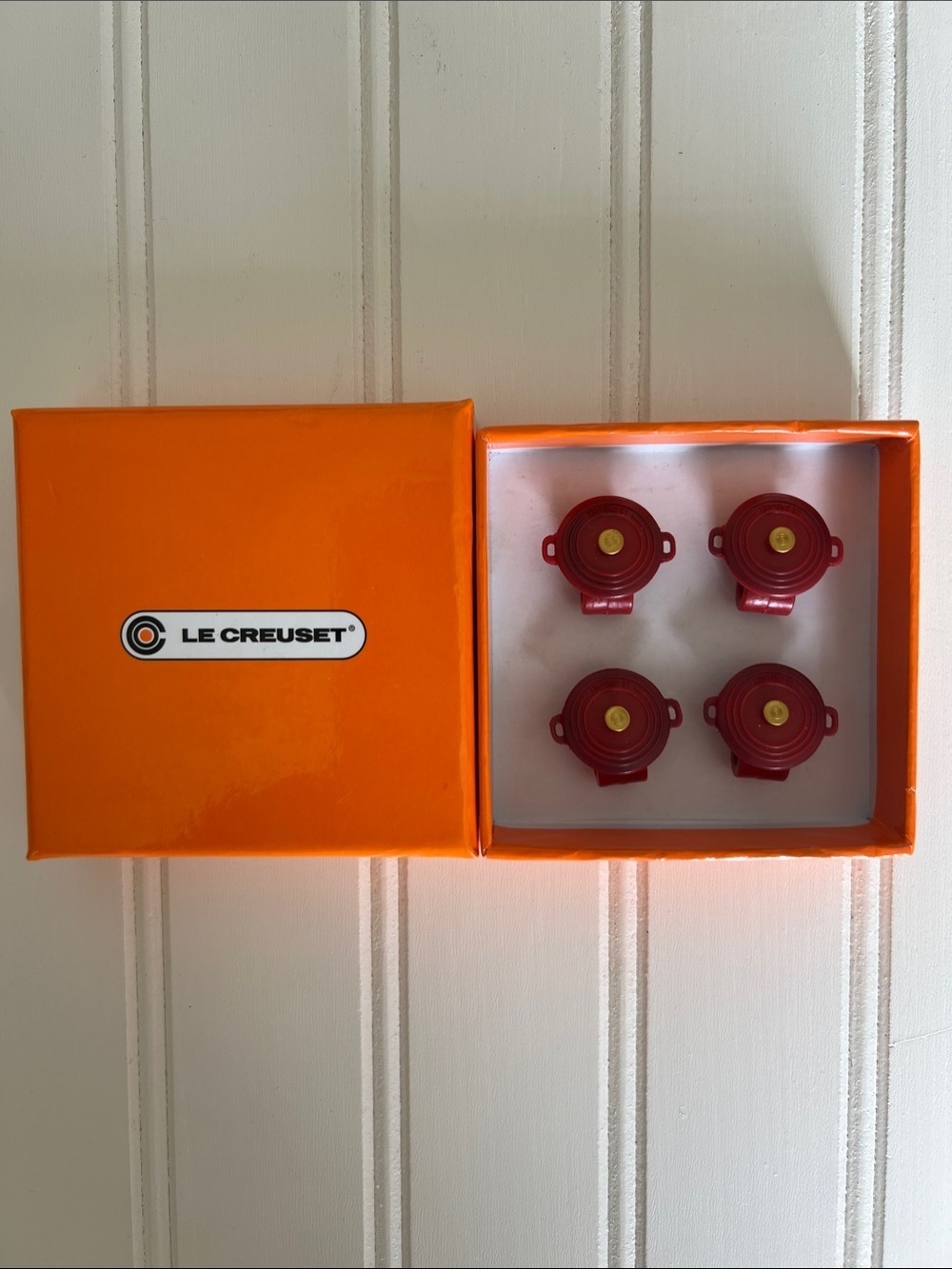 Le Creuset Red Mini Cocotte Plastic Pin Lid Bumpers Set of 4 - Picture 1 of 5